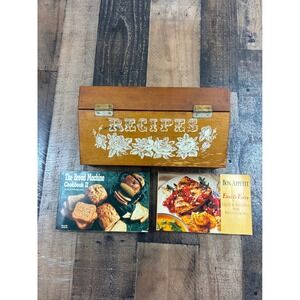 Vintage‎ Wooden Recipe Box with 2 Cookbooks Bread Machine Bon Appetit